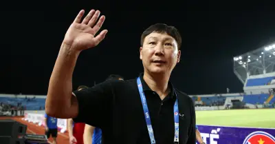 Thắng Indonesia, HLV Kim Sang-sik muốn vứt bỏ hết áo màu trắng