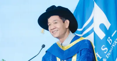 Trường Quản trị và Kinh doanh cam kết 'bảo hành' cho tân cử nhân
