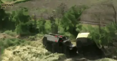 UAV cảm tử Ukraine tập kích radar P-18 Nga: Video hé lộ chiến thuật mới
