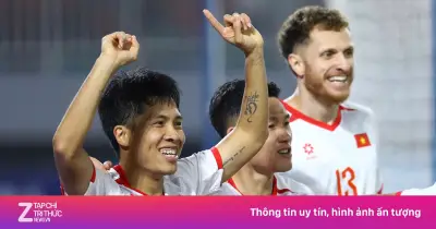 Văn Vĩ được vinh danh cầu thủ hay nhất trận Indonesia - Việt Nam