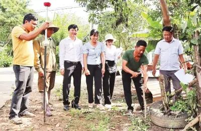 Xã Bù Đăng linh hoạt giải quyết thủ tục cấp sổ đỏ cho người dân