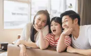 3 kiểu 'lười' của cha mẹ giúp con tự lập và thành công