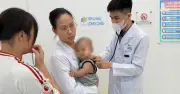 Bác sĩ Long Châu kịp thời sơ cứu bé 6 tháng tuổi tím tái do sặc sữa