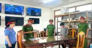 Bắt kẻ dùng clip nóng của bạn gái nhỏ tuổi để cưỡng ép rao bán
