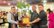 Củ sâm Ngọc Linh hơn 35 năm tuổi đấu giá 725 triệu đồng