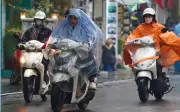 Dự báo thời tiết 3/8: Bắc Bộ mưa dông, biển động cấp 6