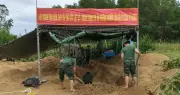 Dân báo vị trí mộ tập thể dài 15m, đợi khai quật tìm thấy 3 hài cốt liệt sĩ