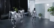 Elon Musk: Robot sẽ vượt bác sĩ phẫu thuật trong 3 năm