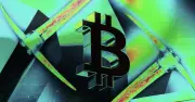 Giá Bitcoin giảm còn 62.949 USD, làn sóng sa thải tiền số lan rộng