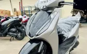 Giá xe Honda Lead tháng 8/2026: Rẻ gần bằng Vision, đại lý bán chênh tới 10,9 triệu