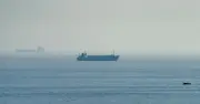 Iran cáo buộc Mỹ leo thang, hai tàu dầu bị không kích gần Hormuz