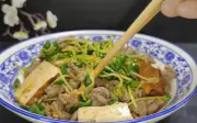 Món salad thịt bò rau mầm đậu phụ: 10 phút có ngay món ngon đưa cơm