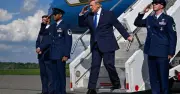 Ông Trump hủy tấn công Iran để thúc đẩy đàm phán