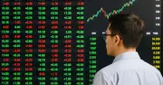 Nhà đầu tư bắt đáy cổ phiếu cần cẩn trọng khi giá lao dốc