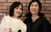 NSND Hồng Vân khoe ảnh kỷ niệm 8 năm bên Hồng Đào, tình bạn gần 40 năm khiến khán giả ngưỡng mộ