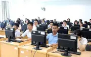 Tin sáng 4/8: Ưu tiên xét tuyển công chức; 10 trường hợp kinh doanh hàng miễn thuế