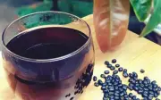 Uống nước đậu đen mùa hè: 3 tác hại và những ai cần thận trọng