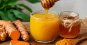 Uống nghệ pha mật ong lúc đói: Tốt hay hại với người đau dạ dày?