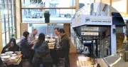 Vợ chồng Việt mang phở Bát Đàn từ Hà Nội đến Melbourne
