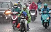 Đề xuất mỗi năm nghỉ 12 ngày lễ, Tết; áp thấp nhiệt đới thành bão